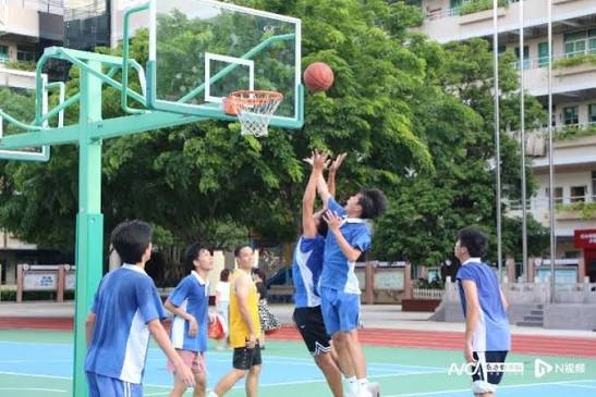 皇冠足球介绍：直播、盘口与投注玩法